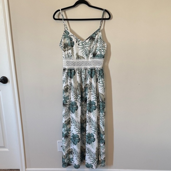 Dresses & Skirts - Sleeveless White Maxi Dress with Green Floral Print